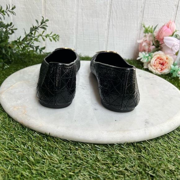 Tory Burch Claire Quilted Ballet Flat 
$258 Sz 8.5
Perfect Black / Gold / Silver - Picture 12 of 17